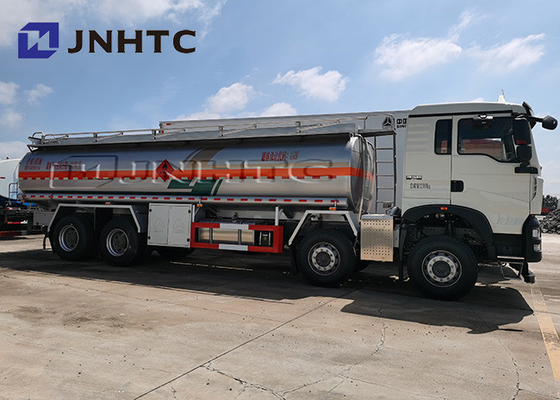 Sinotruk HOWO 8X4 Oil Fuel Tank Trucks Capacity 25000 Liters
